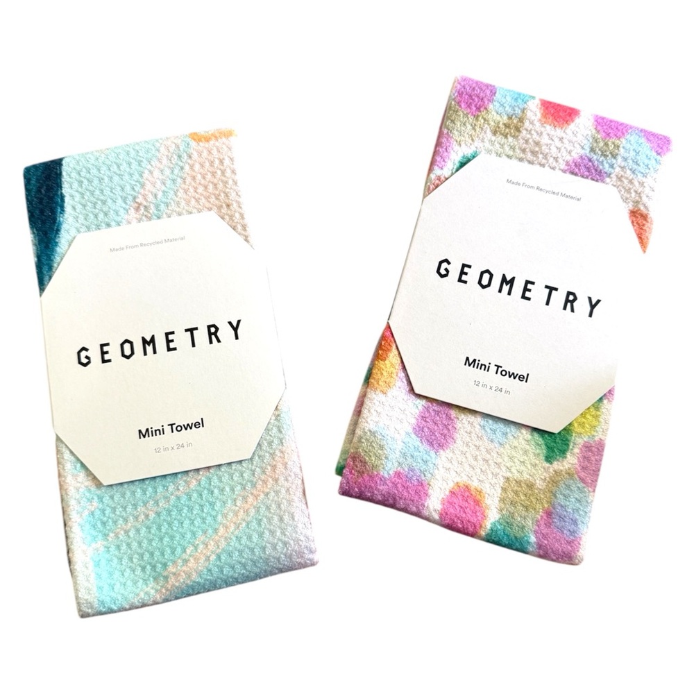 NWT 🏷️ Set of 2 - G E O M E T R Y  Mini Towels